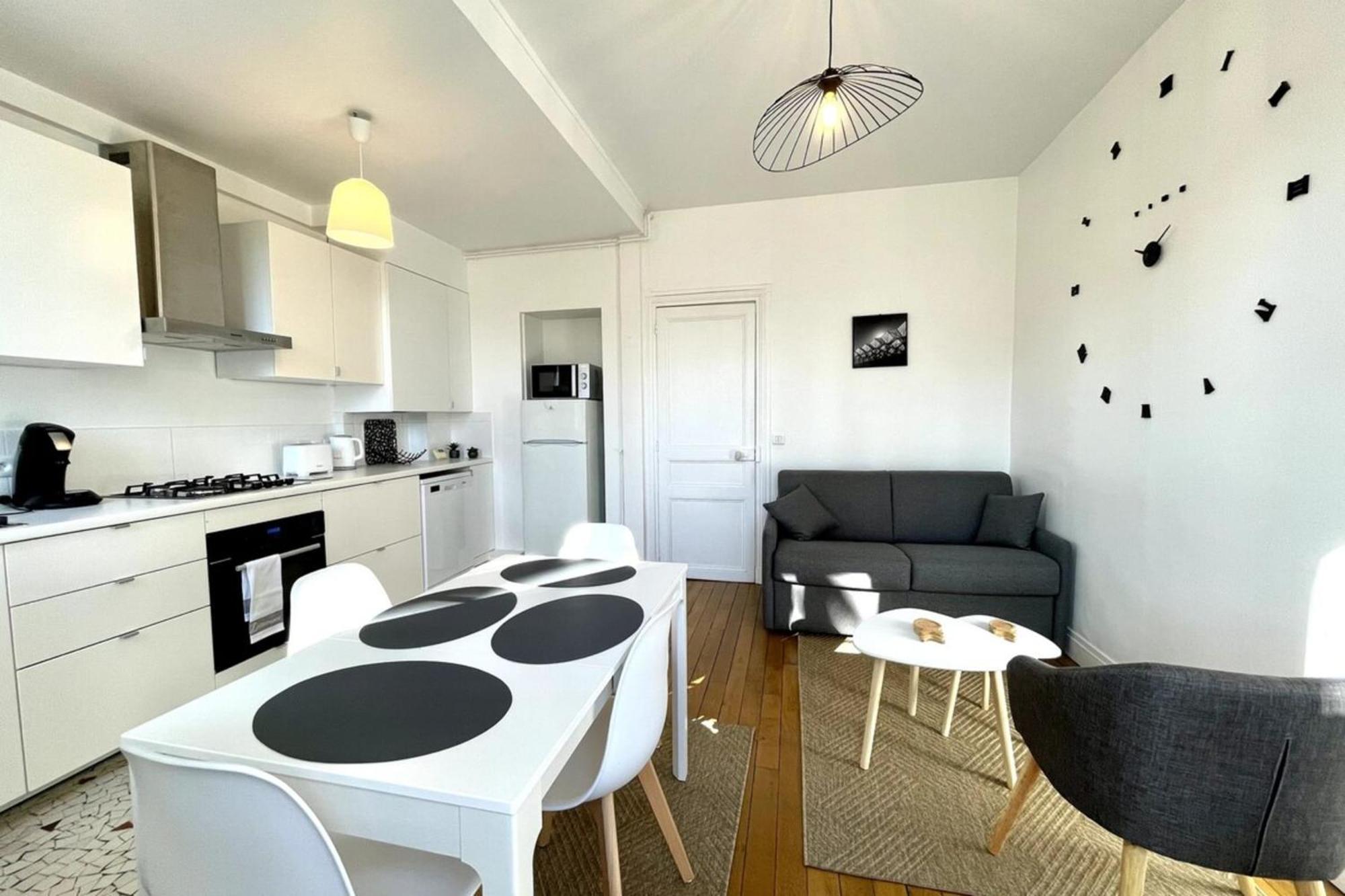 Fontainebleau - Chez Sebastien Appartement Buitenkant foto